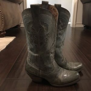 Ariat women’s western boots